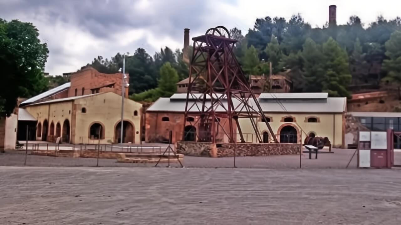 Cuevas de Skocjan: son de este planeta, aunque no lo parezcan 12 Minas de Bellmunt del Priorat