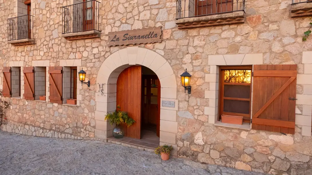 11 lugares que ver en el Priorat, una visita obligada en Cataluña 7 Hotel La Siuranella Siurana