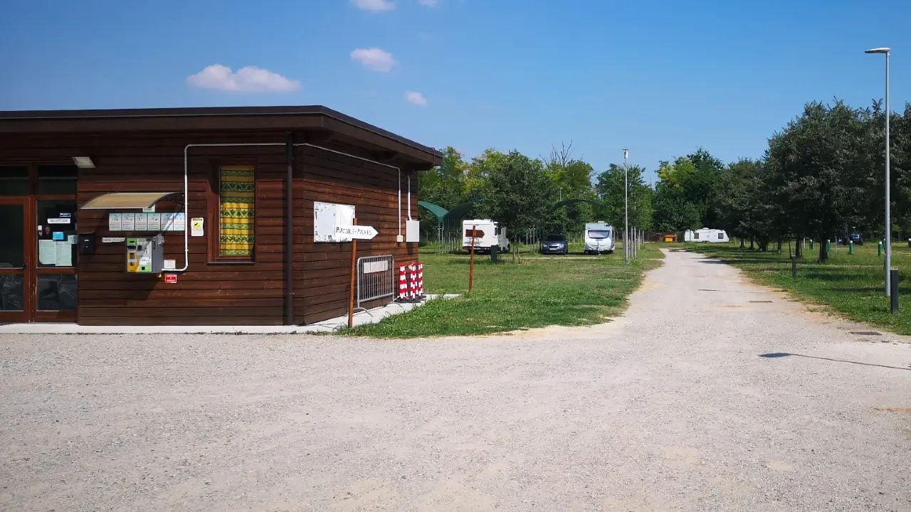 Dinopark Algar, dinosaurios en un excepcional jardín botánico 12 Camping Campo al Po, Cremona.