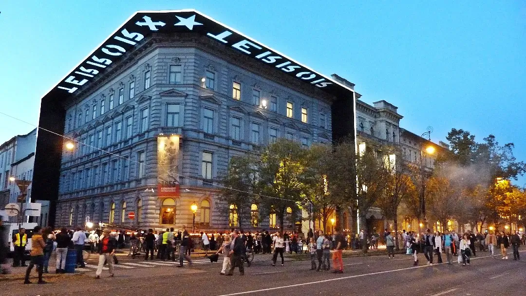 15 lugares imprescindibles que ver en Budapest 16 Museo Casa del Terror Budapest