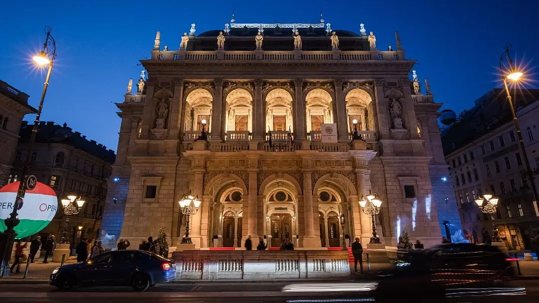 15 lugares imprescindibles que ver en Budapest 18 Opera Nacional de Hungría Budapest