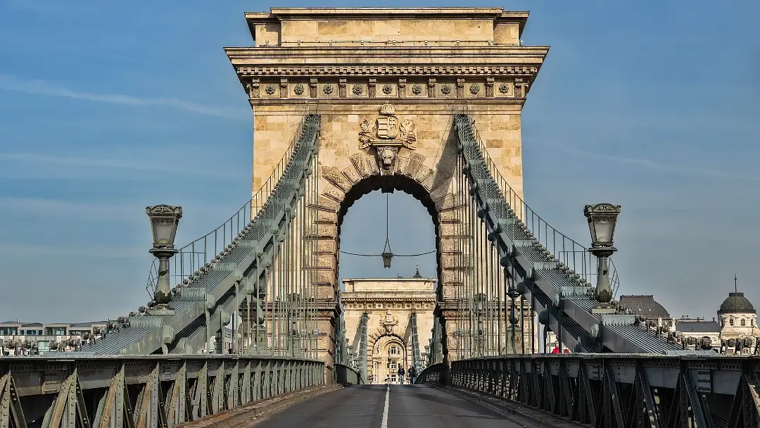 15 lugares imprescindibles que ver en Budapest 13 Puente de las Cadenas Budapest