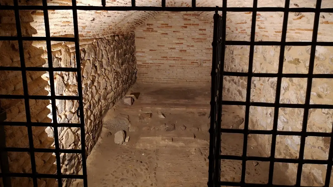 Toledo, la maravillosa ciudad de las 3 culturas 20 mazmorras de la Posada de la Hermandad Toledo