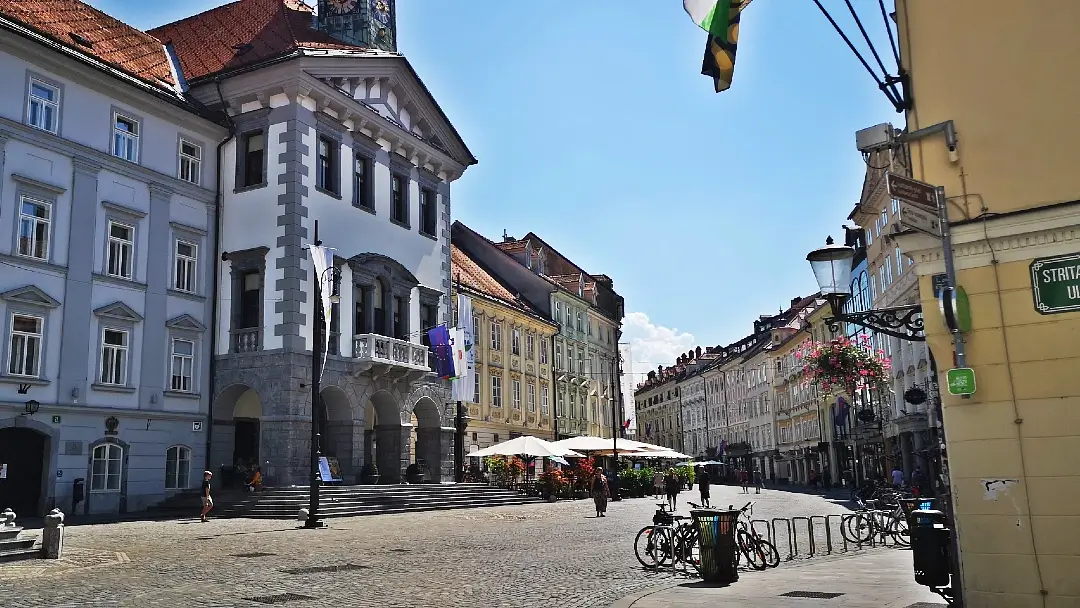 Liubliana, la encantadora y elegante capital de Eslovenia 11 Ayuntamiento de Liubliana