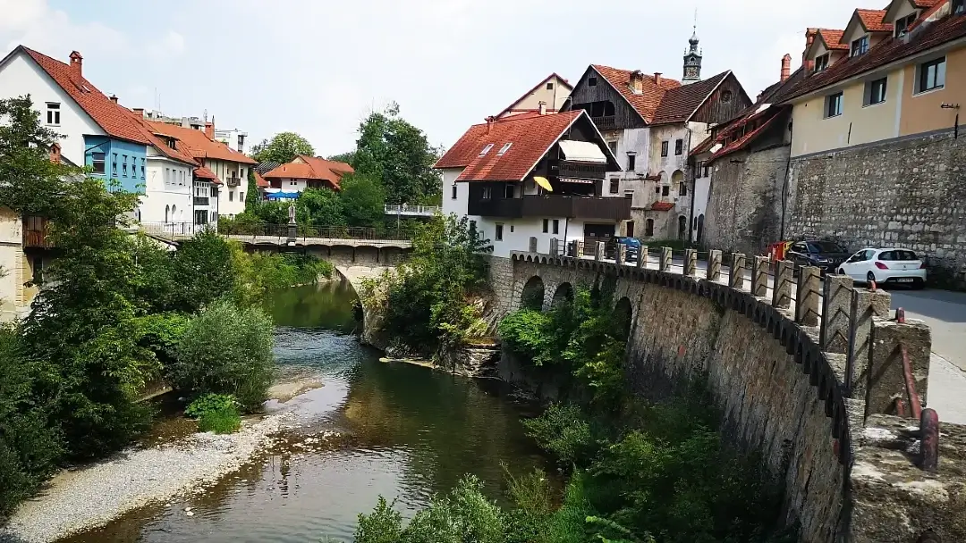 Škofja Loka, la ciudad medieval mejor conservada de Eslovenia 10 Puente de los Capuchinos (Kapucinski most) Skofja Loka