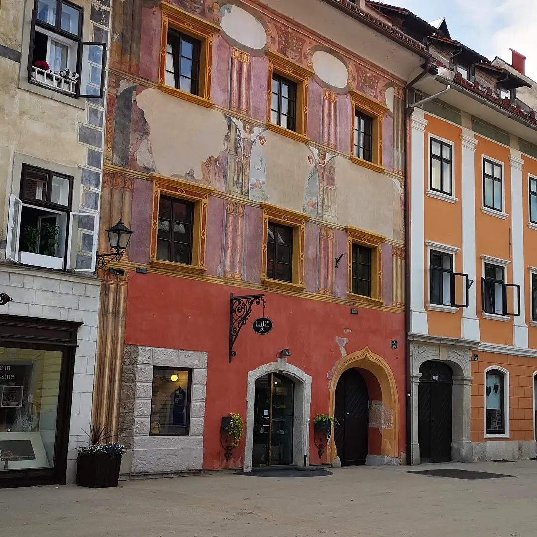 Škofja Loka, la ciudad medieval mejor conservada de Eslovenia 7 Antiguo Ayuntamiento (Stari Rotovž) Skofja Loka