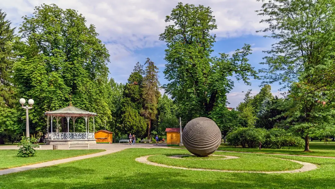 Maribor, la segunda ciudad de Eslovenia y la viña más antigua del mundo 15 Parque de la Ciudad Maribor