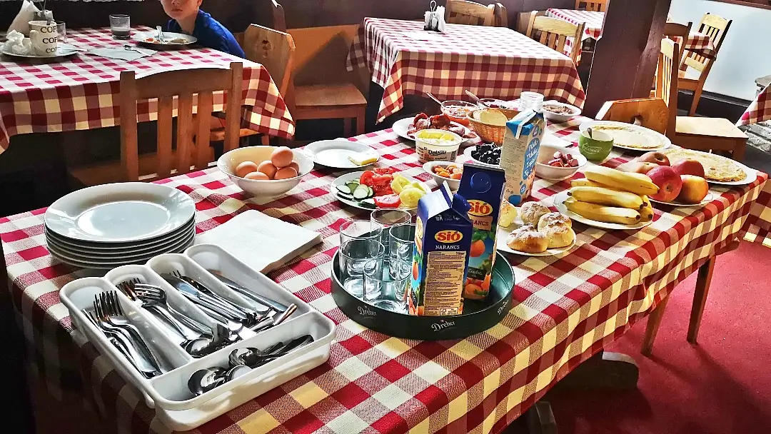 Budapest (Hungría) | Zugligeti Niche Camping 4 Zugligeti 'Niche' Camping Budapest