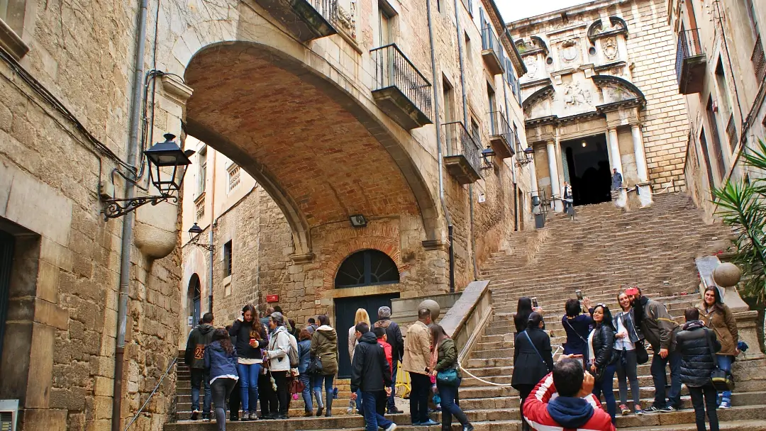 Que ver en Girona, la ciudad que te va a enamorar 7 Pujada Sant Domenec Girona