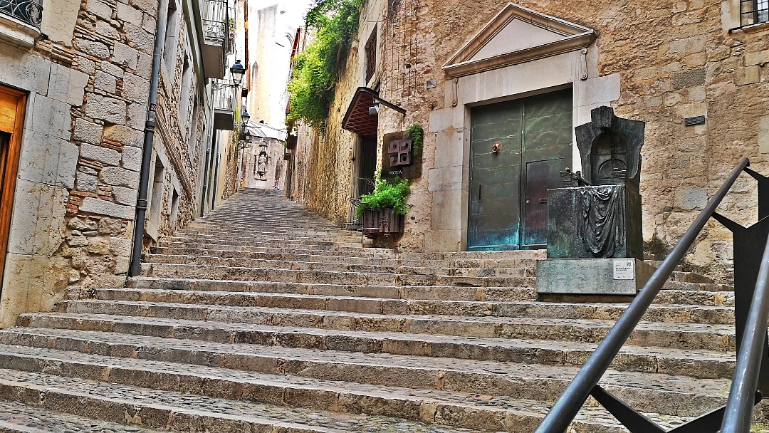 Que ver en Girona, la ciudad que te va a enamorar 9 Pujada de la Catedral Barri Vell Girona