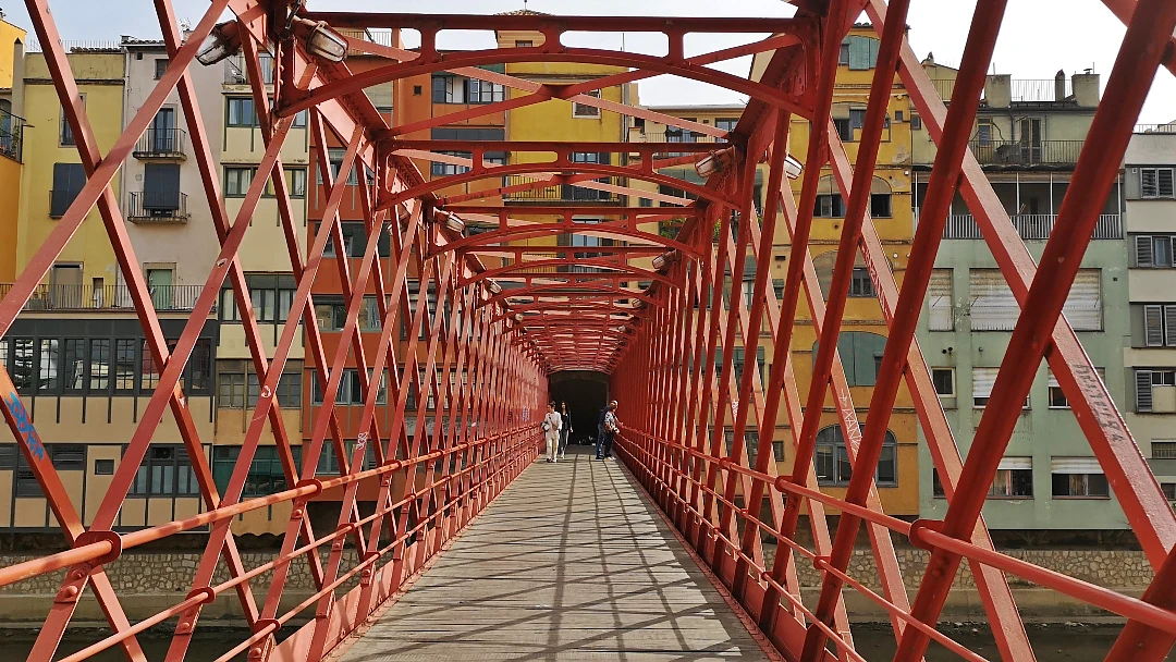 Que ver en Girona, la ciudad que te va a enamorar 5 Pont Eiffel Girona