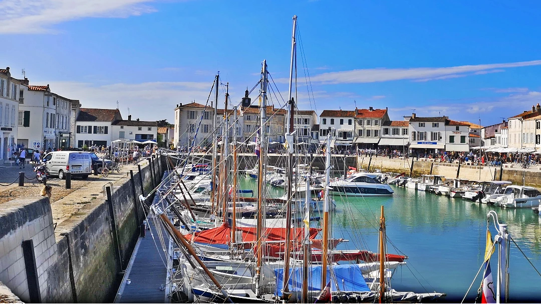 Isla de Ré: Un tesoro natural en el Atlántico francés 8 Puerto de La Flotte en Ré