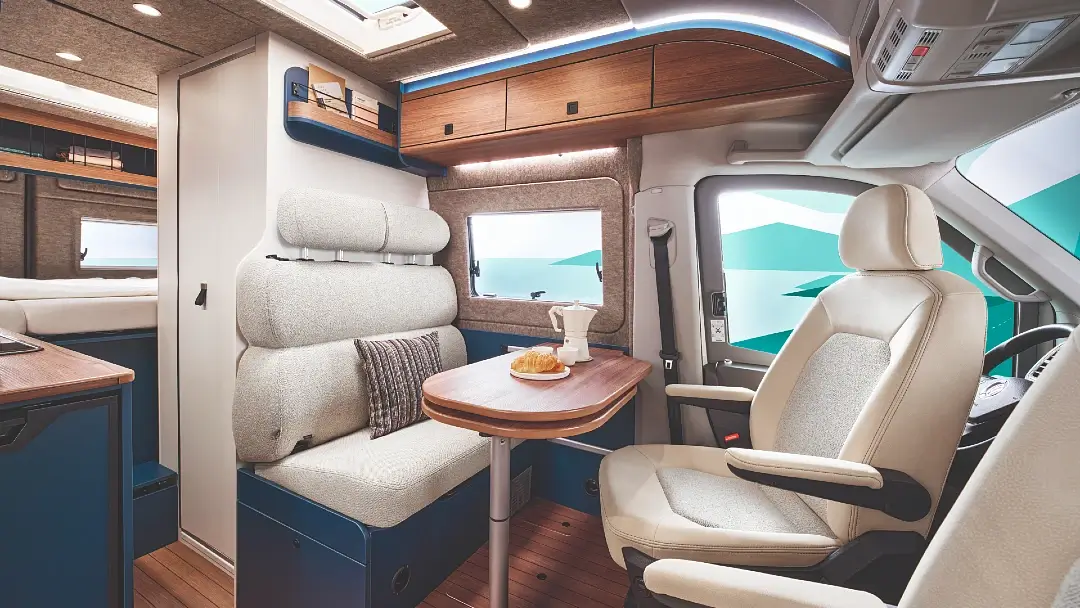 Eriba Car, la Nueva y elegante furgoneta camper de Eriba 14 Eriba Car, con tapicería de serie "Toledo Sand"