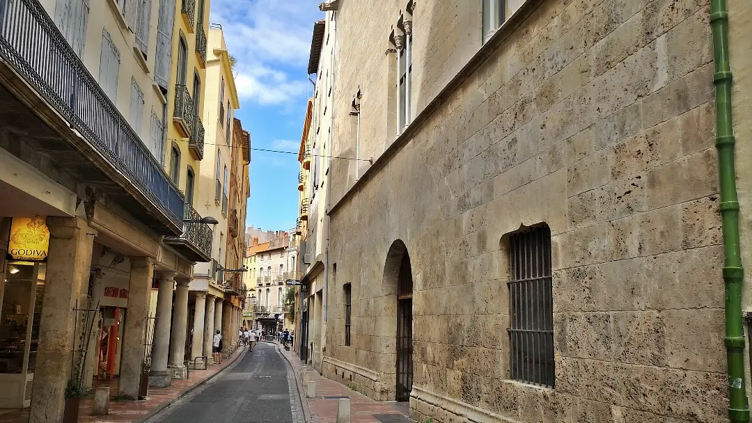 Que ver en Perpiñán, la capital francesa del Reino de Mallorca 6 Fachada del Palacio de la Diputación, antigua sede de la Diputació del General o Generalitat de Perpiñán