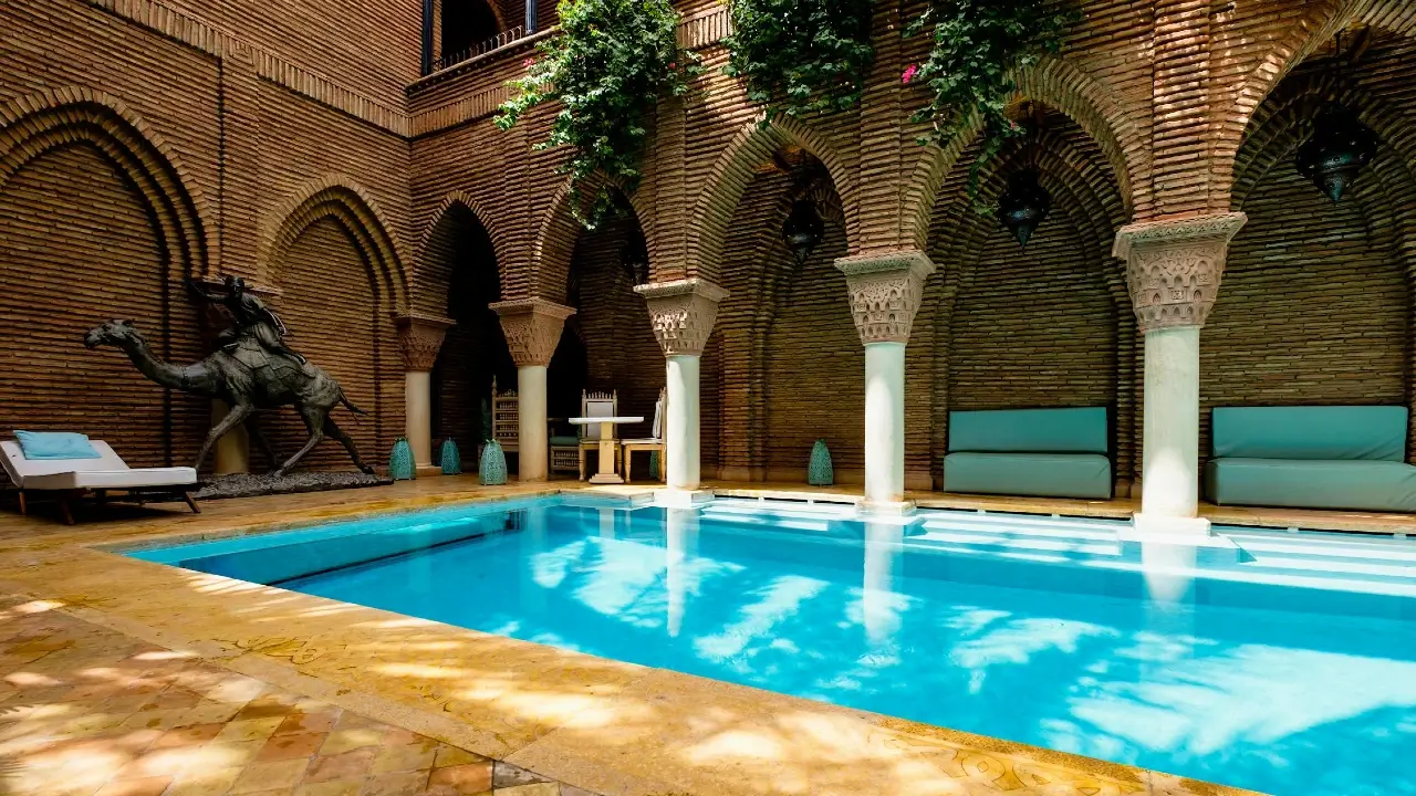 Ait Ben Haddou, un ksar de película Patrimonio de la Humanidad 25 Cómo preparar un viaje a Marrakech: elige el mejor hotel para ti marruecos marrakech
