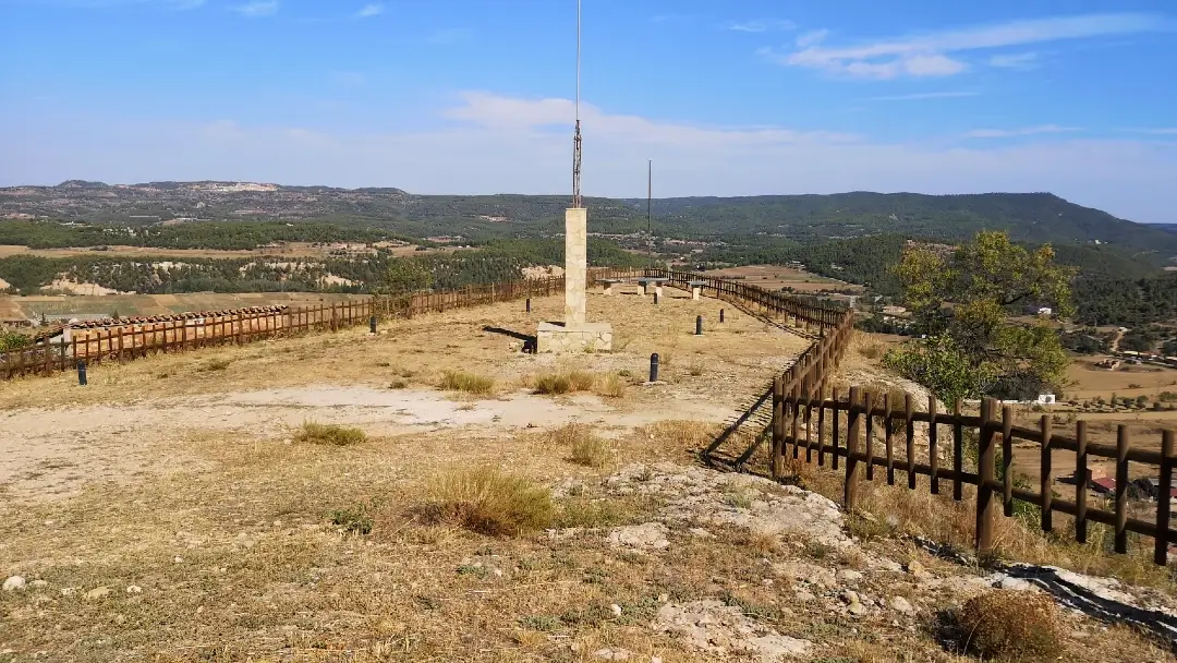 Peñarroya de Tastavins, un paseo por el tiempo 9 Tossal (cerro) de la Mola. Peñarroya de Tastavins matarraña