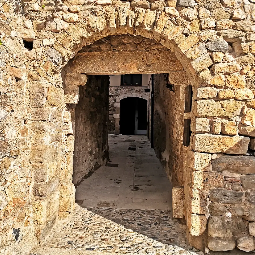 Besalú: un paseo por la edad media 21 Portal dels Horts Besalú