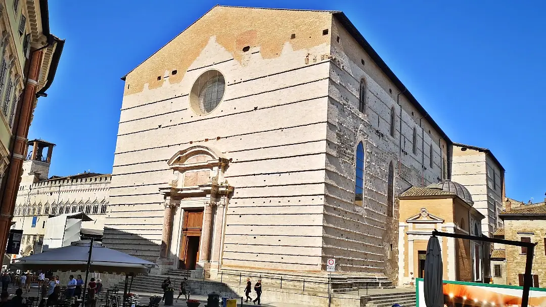 Que ver en Perugia, la encantadora capital medieval de Umbría 16 Fachada principal de la Catedral de San Lorenzo Perugia