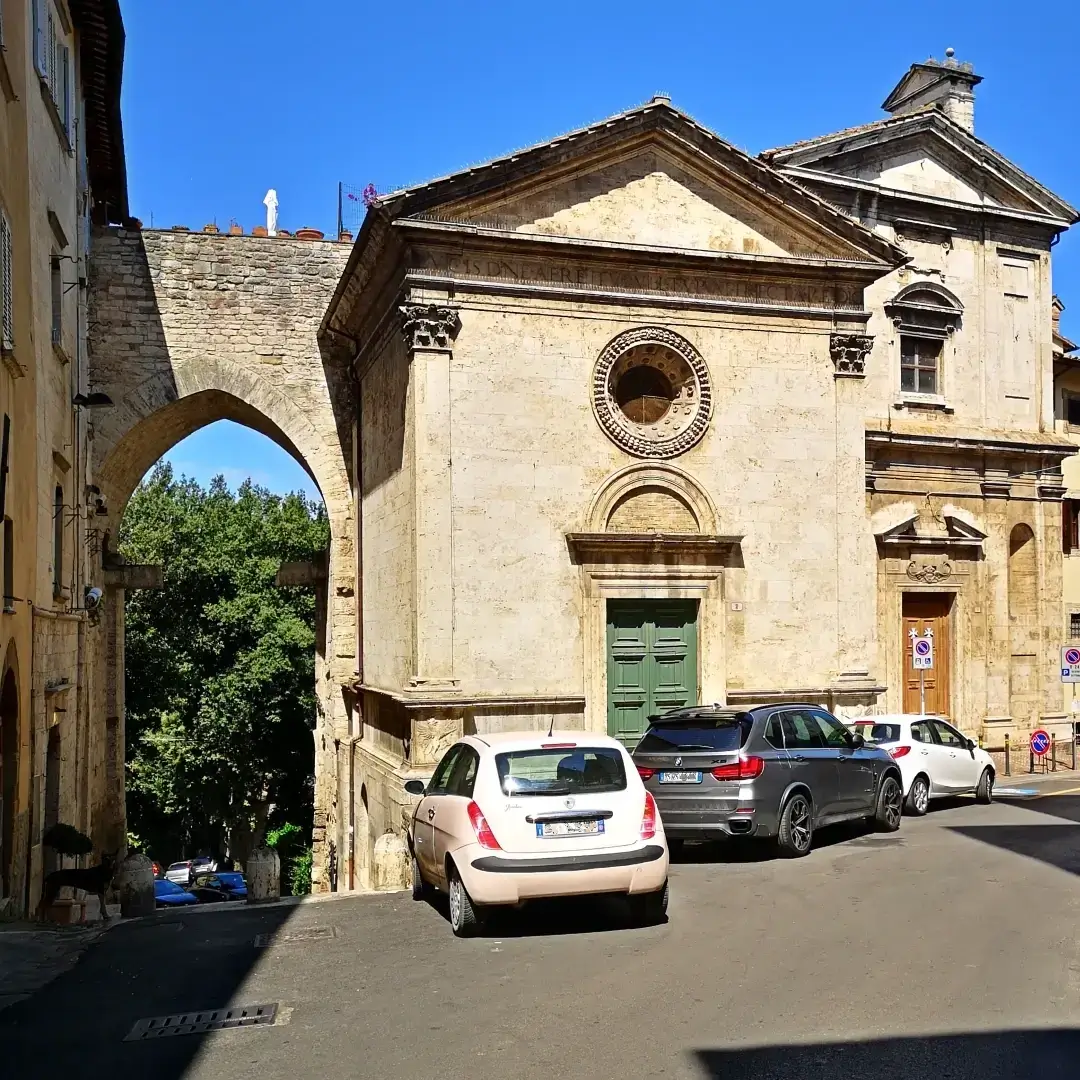 Que ver en Perugia, la encantadora capital medieval de Umbría 27 Perugia Porta Trasimena
