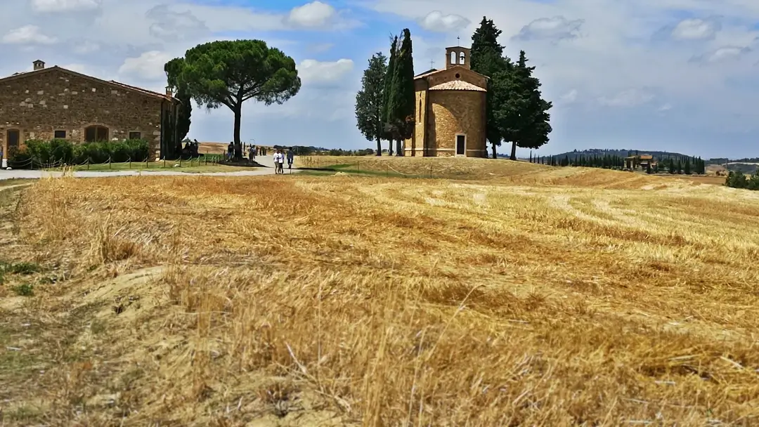 El célebre paisaje de Gladiator en el Val d'Orcia: Un paseo cinematográfico por la belleza toscana 15 capilla della Madonna di Vitaleta Toscana Val d'Orcia