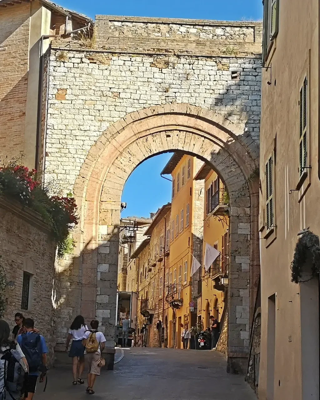 Que ver en Asís, Patrimonio Mundial de la UNESCO: aquí nació San Francisco 8 Portella di San Giorgio Asís Assisi