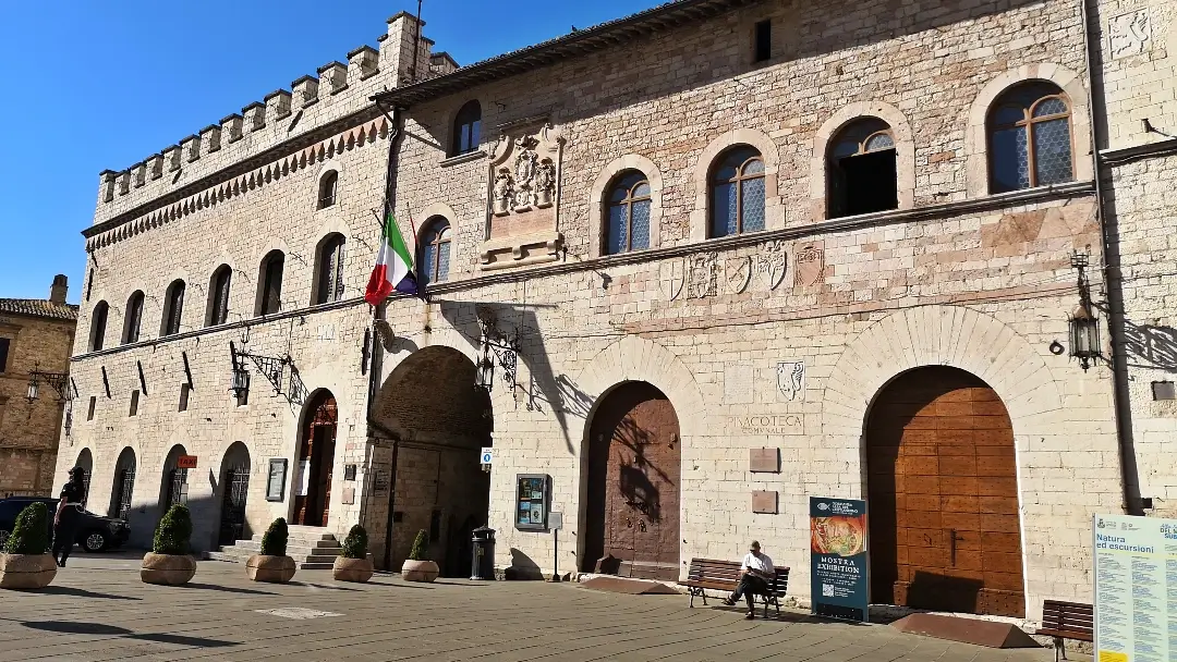 Que ver en Asís, Patrimonio Mundial de la UNESCO: aquí nació San Francisco 13 20250723 090843 Asis Palazzo dei Priori