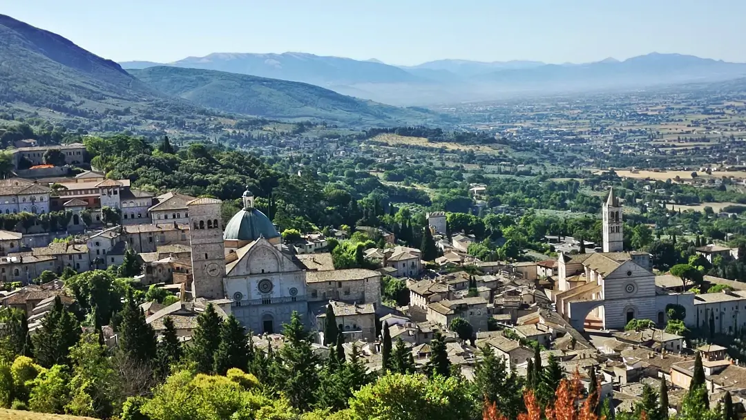 Que ver en Asís, Patrimonio Mundial de la UNESCO: aquí nació San Francisco 18 Asís, vista desde la Rocca Maggiore