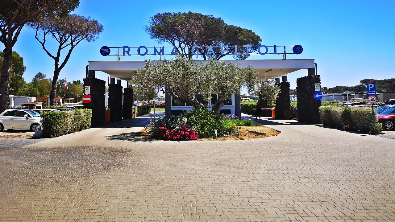 Passignano sul Trasimeno (Umbría, Italia) | Camping Trasimeno: verde, acogedor y con lago 20 Camping Village Roma Capitol