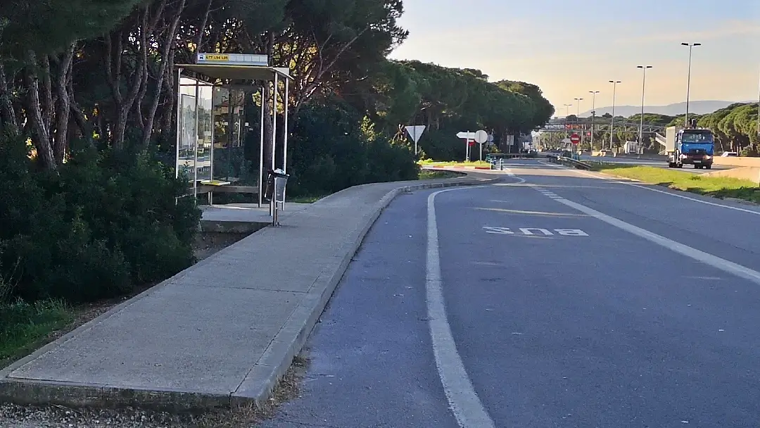 Barcelona | Camping 3 Estrellas Gavà - Barcelona: cerca de la Ciudad Condal y bien equipado 4 parada de bus "Autovia de Castelldefels - La Murtra"