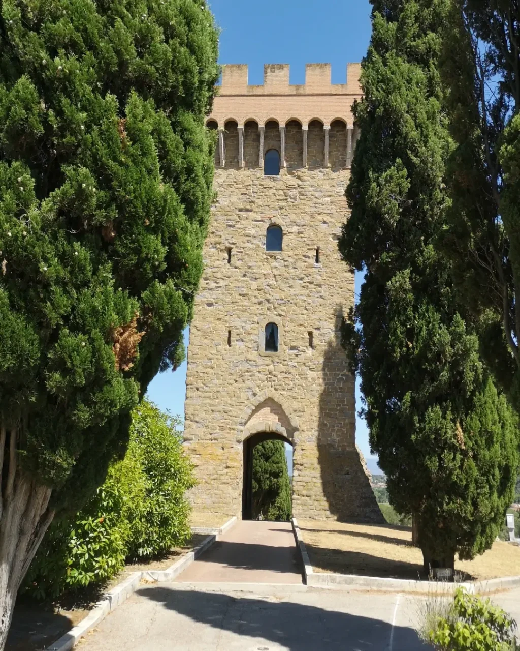 Ruta por 7 de los pueblos más bonitos de Umbría, Italia 21 Torre Baglioni Torgiano