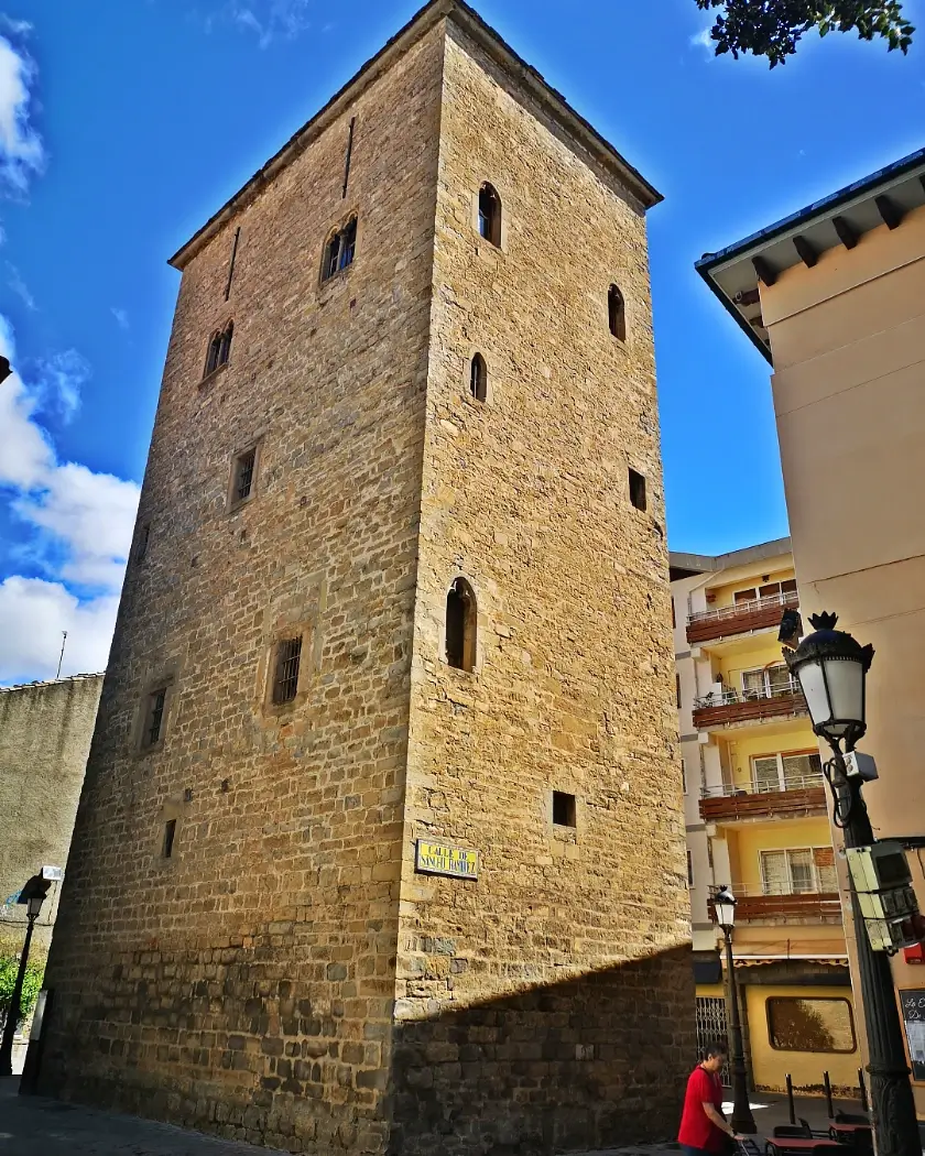Jaca, la primera capital del reino 11 Torre del reloj Jaca