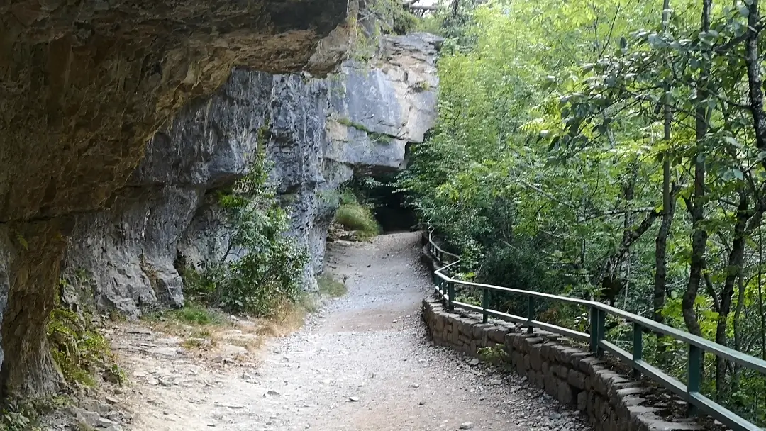 Parque Nacional de Ordesa y Monte Perdido: espectacular ruta a la Cola de Caballo 15 Cueva de Frachinal