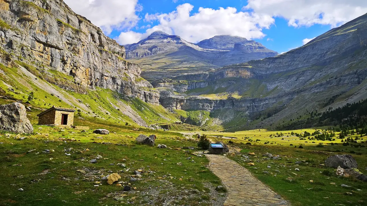 Biescas (Huesca) | Camping Gavín: un referente de los Pirineos Aragoneses 16 Circo de Soaso