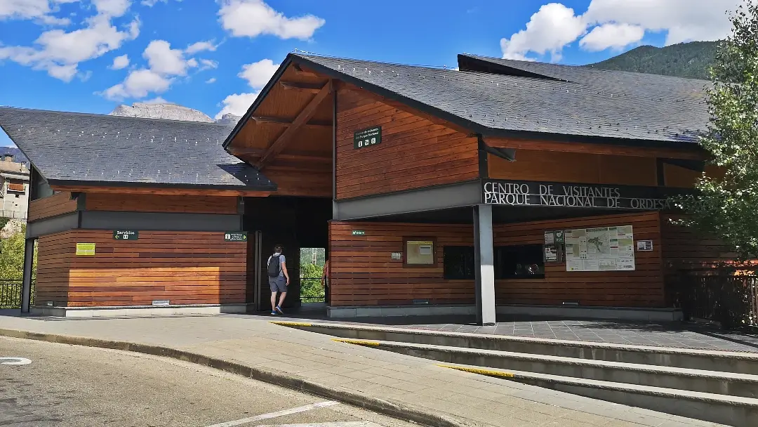 Parque Nacional de Ordesa y Monte Perdido: espectacular ruta a la Cola de Caballo 4 Centro de Visitantes del Parque Nacional de Ordesa y Monte Perdido
