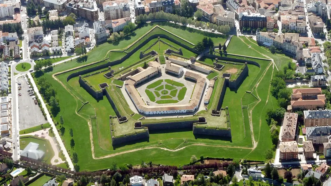 Jaca, la primera capital del reino 19 Ciudadela de Jaca, vista aérea