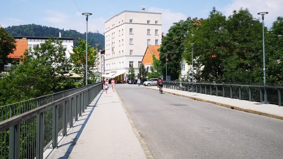 Un paseo por Kranj, la capital de los Alpes eslovenos 4 Puente sobre el río Kokra Kranj