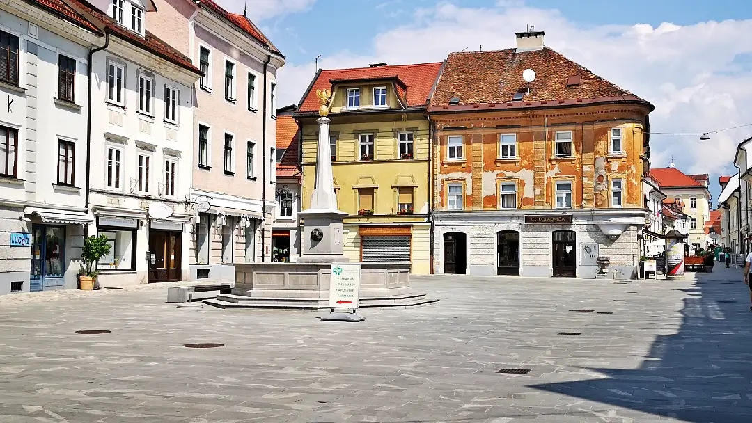 Un paseo por Kranj, la capital de los Alpes eslovenos 5 Glavni trg Kranj