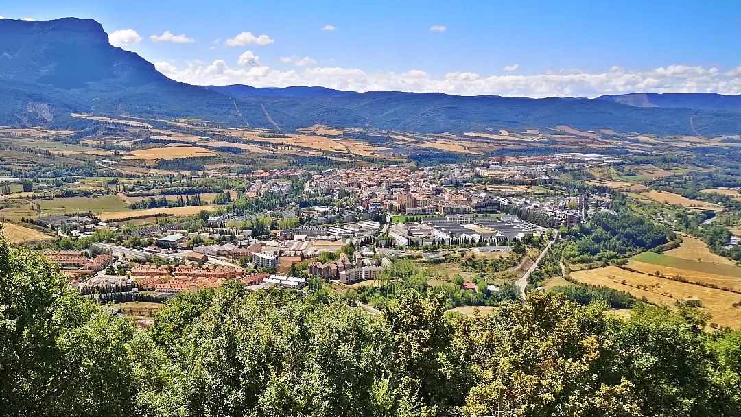 Jaca, la primera capital del reino 23 Jaca vista general