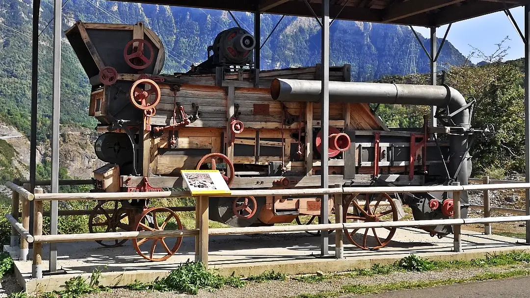 Pirineos: 6 días descubriendo el maravilloso Valle de Tena 15 trilladora de Chirosé Piedrafita de Jaca