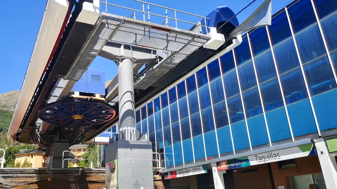 Pirineos: 6 días descubriendo el maravilloso Valle de Tena 34 telecabina de la estación de esquí Aramón Formigal – Panticosa