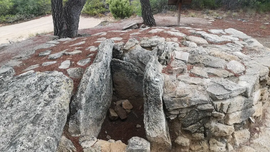 5 días descubriendo los secretos del Matarraña 33 Túmulo funerario Mas de Toribio I.