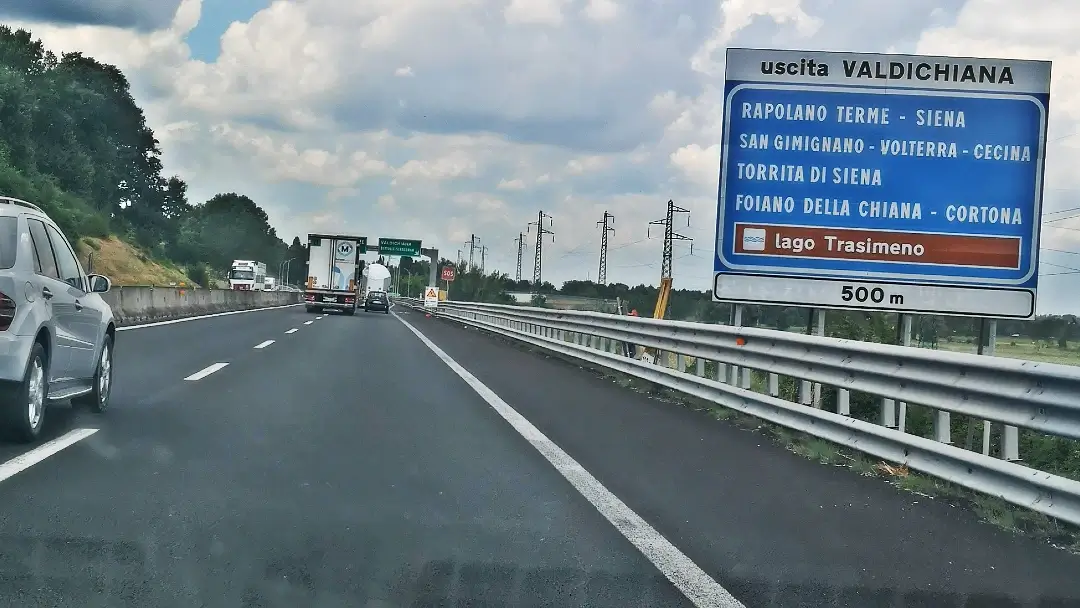 Passignano sul Trasimeno (Umbría, Italia) | Camping Trasimeno: verde, acogedor y con lago 1 Autopista salida Lago Trasimeno