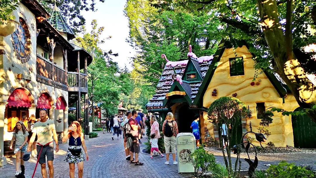 Europa Park: un espectacular parque temático a las puertas de la Selva Negra 13 El Bosque Encantado de los Hermanos Grimm Europa park
