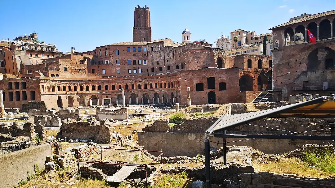 Ruta en caravana por Italia: Roma, Perugia, Florencia y los icónicos paisajes toscanos 6 Mercado de Trajano Roma