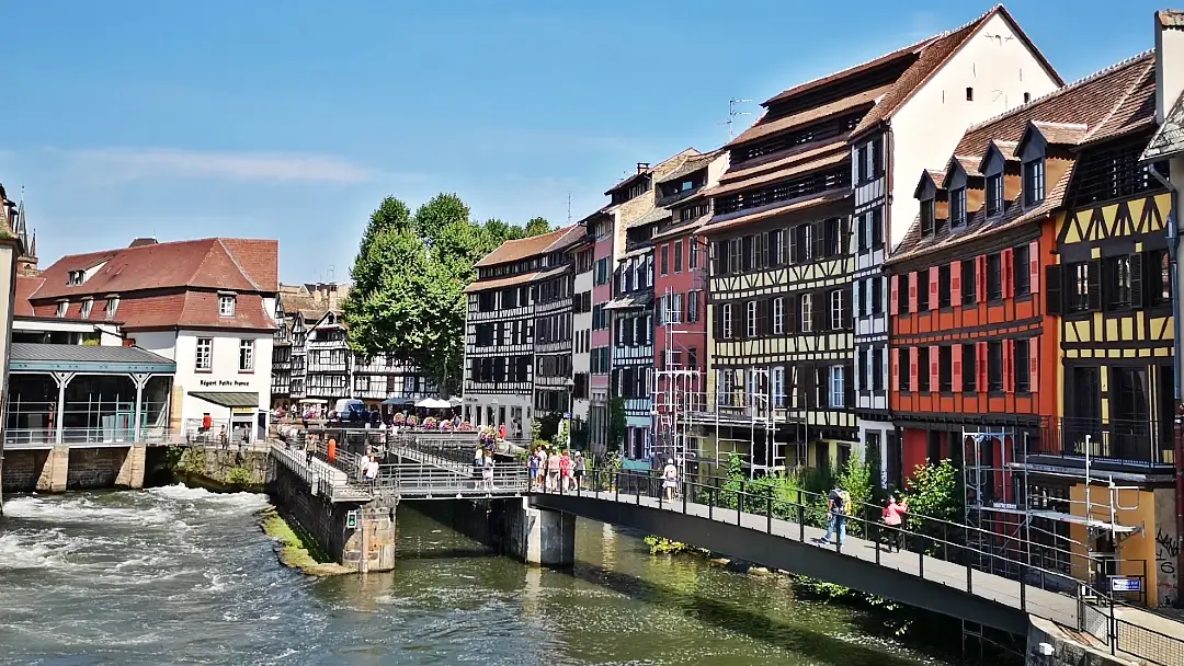 Los lugares imprescindibles que ver en Estrasburgo, una capital a la altura 6 Petite France estrasburgo