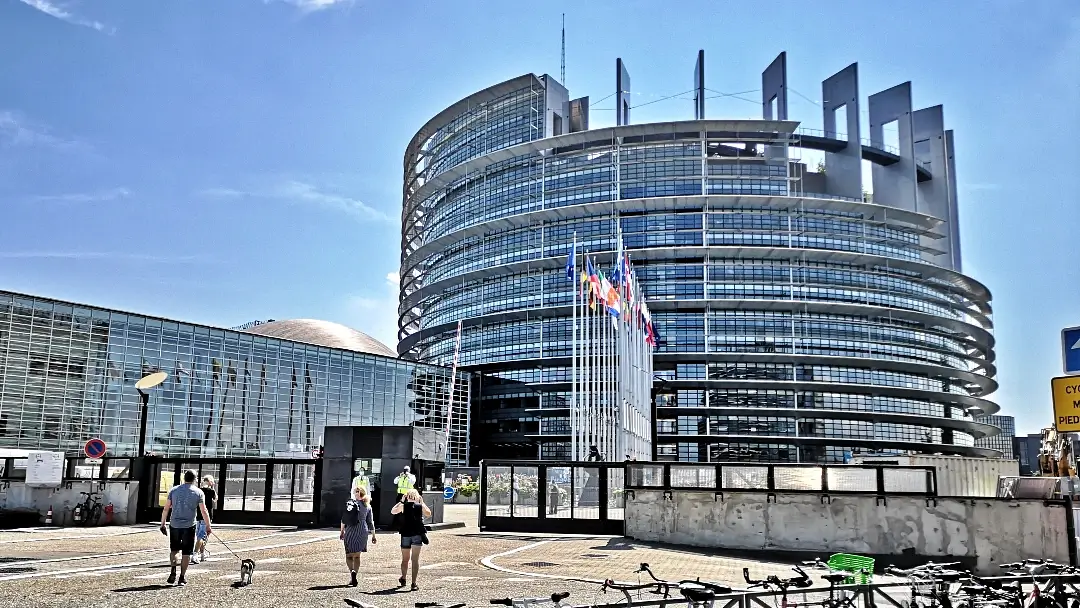 Los lugares imprescindibles que ver en Estrasburgo, una capital a la altura 15 Parlamento Europeo Estrasburgo