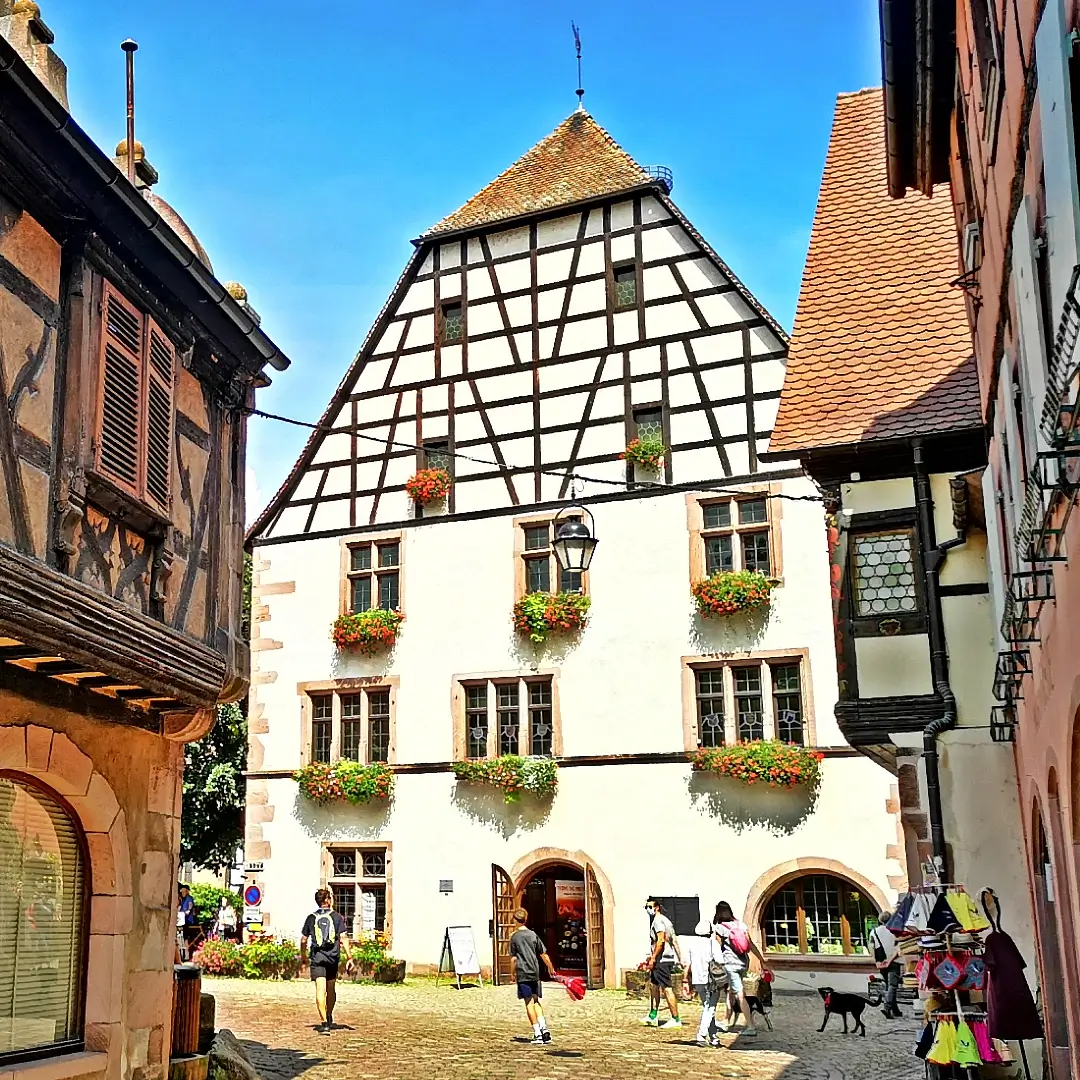 Que ver en Kaysersberg, la 'Montaña del Emperador' de Alsacia 10 Badhus Kaysersber Alsacia