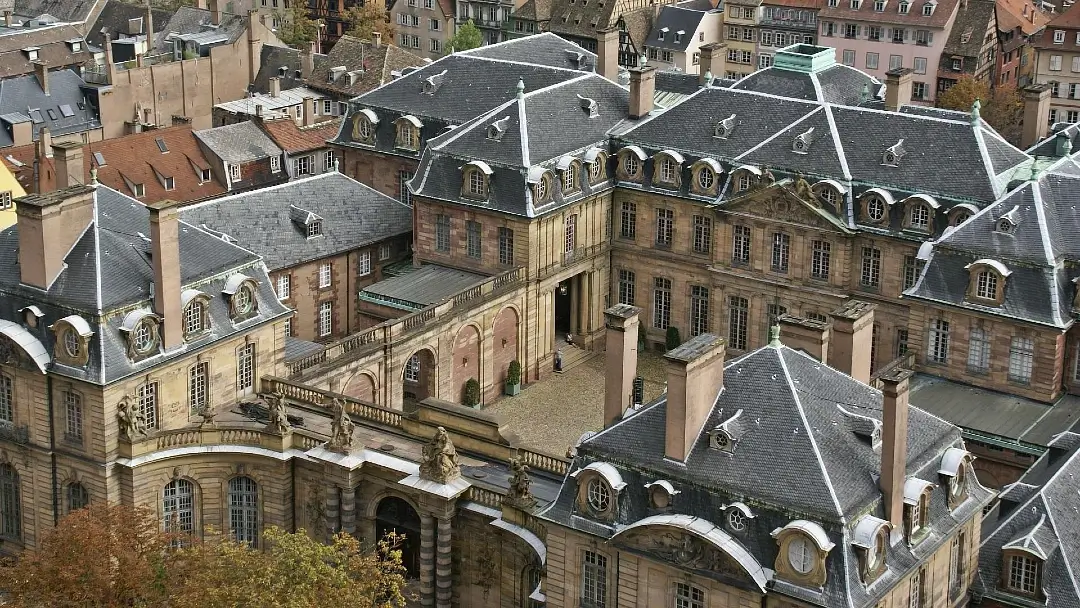 Los lugares imprescindibles que ver en Estrasburgo, una capital a la altura 13 palacio Rohan estrasburgo