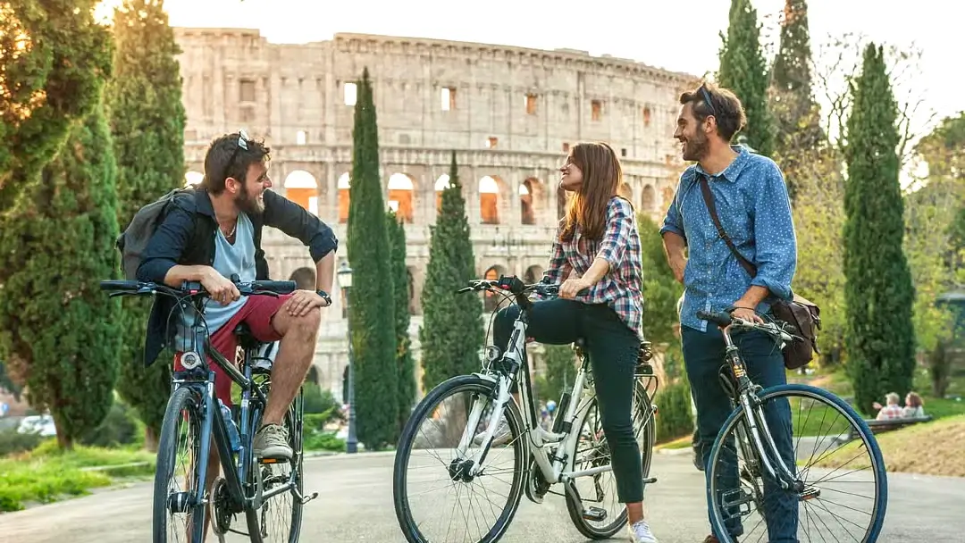 10 free tours y visitas guiadas imprescindibles en Roma 11 Tour en bicicleta por roma