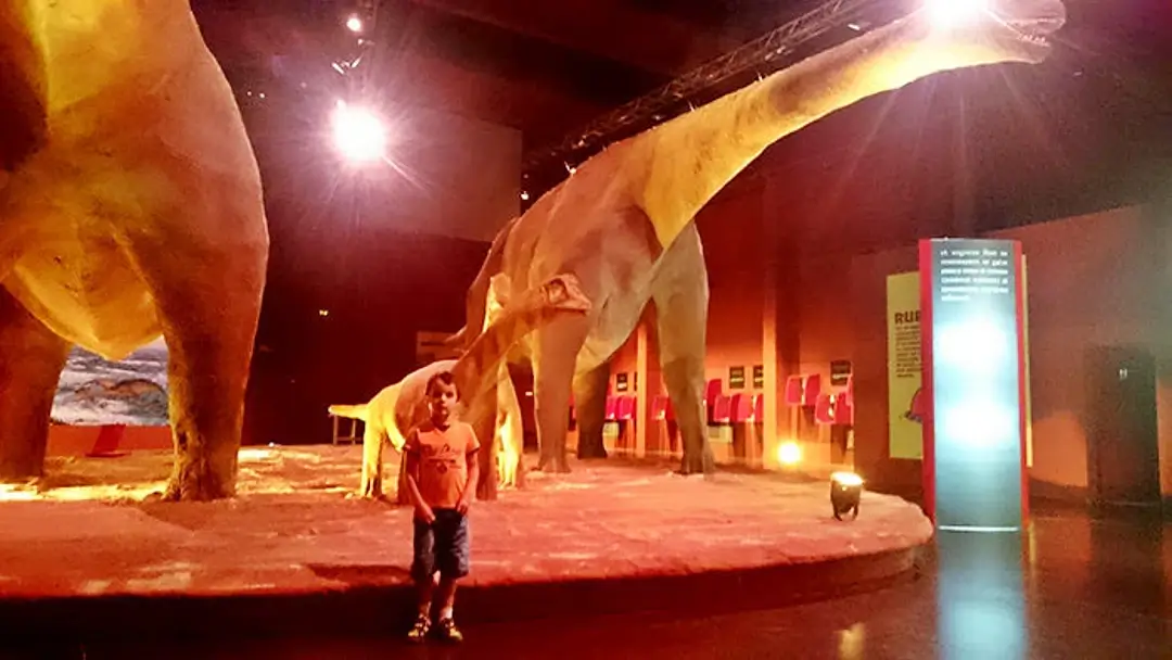 Territorio Dinópolis: 1000 kilómetros de dinosaurios en Teruel 10 Territorio Dinópolis Legendark Galve